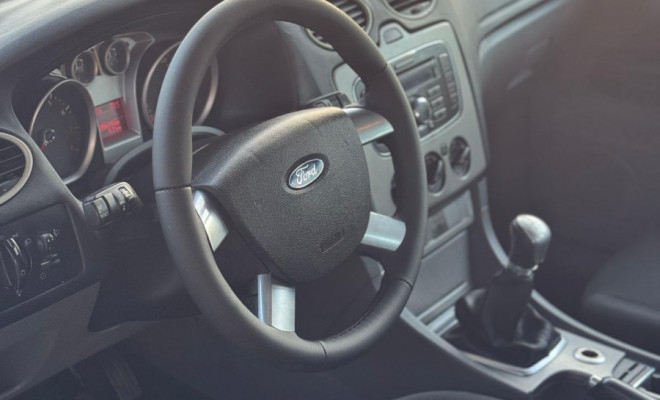 Ford Focus 1.6 S/SE/SE Plus Flex 8V/16V  5p 2013 Flex-12