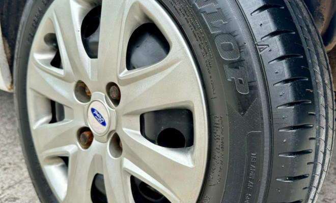 Ford Fiesta 1.0 8V Class - 2008-6