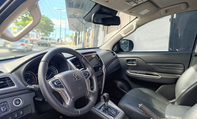 Mitsubishi L200 Triton Sport HPE-S 2.4 CD Dies. Aut 2023 Diesel-4