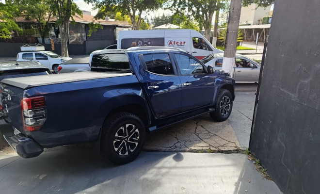 Mitsubishi L200 Triton Sport HPE-S 2.4 CD Dies. Aut 2023 Diesel-2