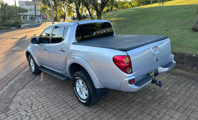 Mitsubishi L200 Triton HPE 3.2 CD TB Int.Diesel Aut 2014 Diesel-3