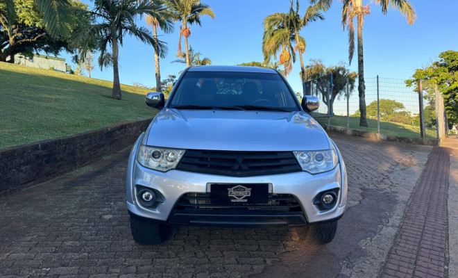 Mitsubishi L200 Triton HPE 3.2 CD TB Int.Diesel Aut 2014 Diesel-0