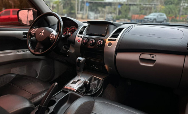 Mitsubishi Pajero DAKAR/HPE 3.5 4x4 Flex 5p Aut. 2013 Flex-8