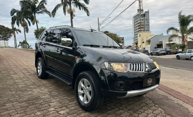 Mitsubishi Pajero DAKAR/HPE 3.5 4x4 Flex 5p Aut. 2013 Flex
