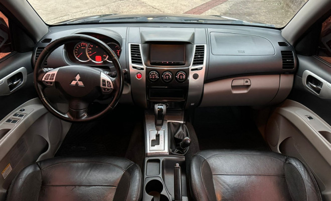 Mitsubishi Pajero DAKAR/HPE 3.5 4x4 Flex 5p Aut. 2013 Flex-6