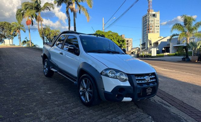 Fiat Strada Adventure1.8/ 1.8 LOCKER Flex CD 2012 Flex