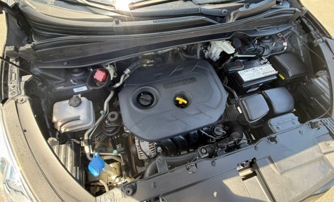 Hyundai ix35 2.0 16V 170cv 2WD/4WD Aut. 2011 Gasolina-9