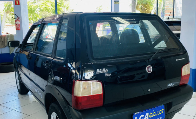 Fiat Uno Mille Celeb. WAY ECON. 1.0 F.Flex 4p 2010 Flex-4