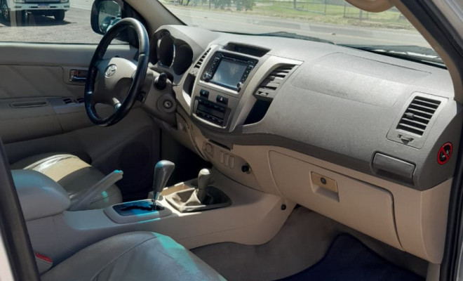 Toyota Hilux SW4 SRV D4-D 4x4 3.0 TDI Dies. Aut 2008 Diesel-12