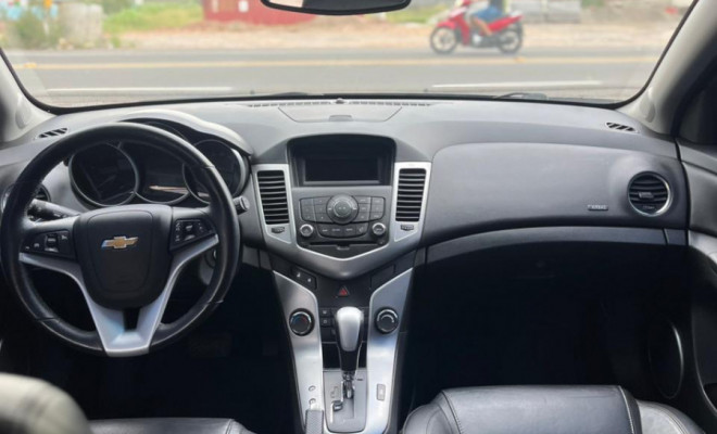 GM - Chevrolet CRUZE HB Sport LT 1.8 16V FlexP. 5p Aut 2013 Flex-9