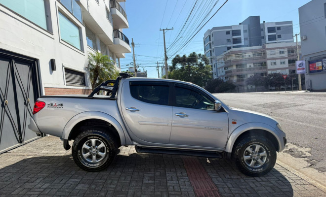 Mitsubishi L200 Triton HPE 3.5 CD V6 24V Flex Aut. 2012 Flex-2