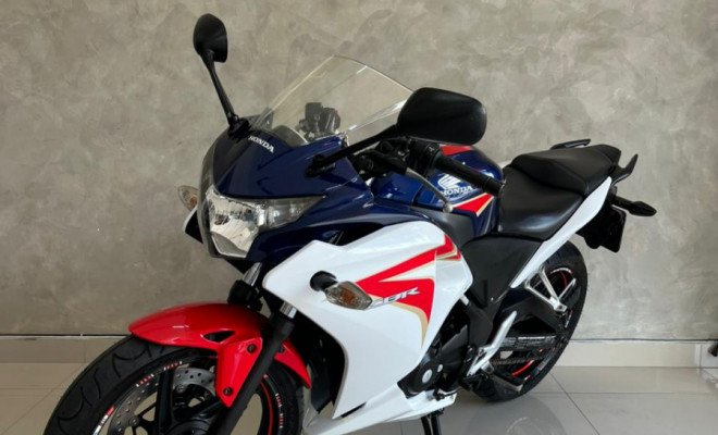 HONDA CBR 250R 2012 Gasolina-5