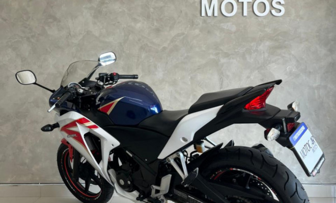HONDA CBR 250R 2012 Gasolina-3