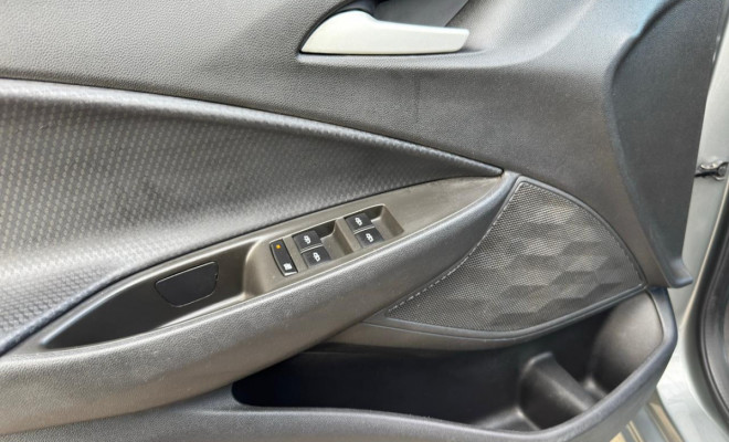 GM - Chevrolet ONIX HATCH 1.0 12V Flex 5p Mec. 2024 Flex-14