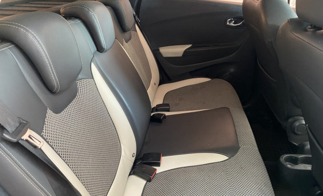 Renault CAPTUR Intense 1.6 Aut 2018-10