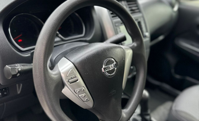 Nissan VERSA SV 1.6 16V Flex Fuel 4p Mec. 2016 Flex-6