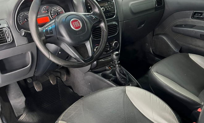 Fiat Strada Adventure 1.8 Flex CE 2015-1