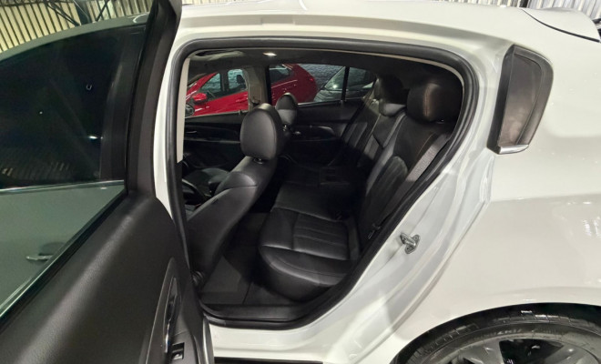 GM - Chevrolet CRUZE HB Sport LT 1.8 16V FlexP. 5p Aut 2013 Flex-10