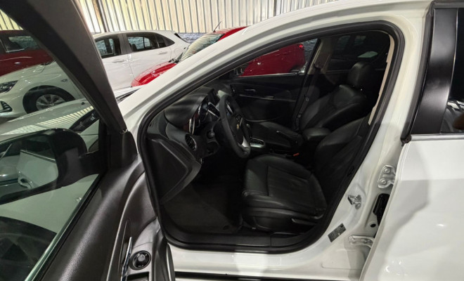 GM - Chevrolet CRUZE HB Sport LT 1.8 16V FlexP. 5p Aut 2013 Flex-9