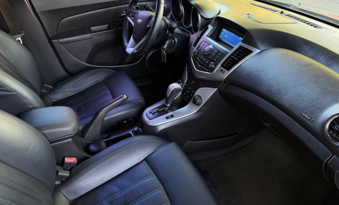 GM - Chevrolet CRUZE HB Sport LT 1.8 16V FlexP. 5p Aut 2013 Flex-5