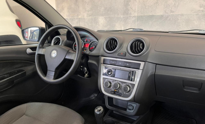 VW - VolksWagen VOYAGE 1.0/1.0 City Mi Total Flex 8V 4p 2013 Flex-6