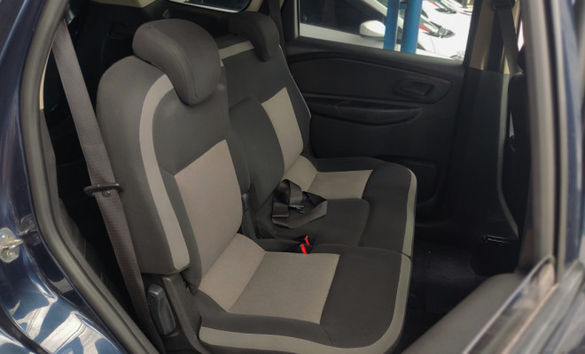 GM - Chevrolet SPIN LT 1.8 8V Econo.Flex 5p Mec. 2018 Flex-16