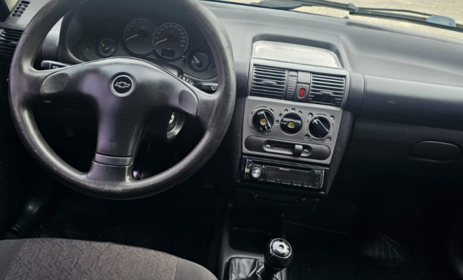 GM - Chevrolet Corsa Sed Classic Spirit 1.6 MPFI VHC 8V 2006 Gasolina-8