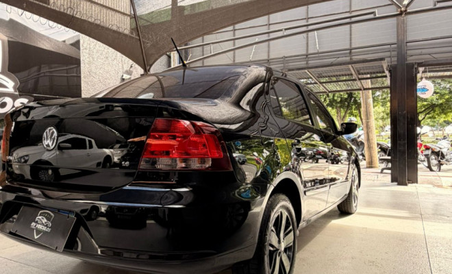 VW - VolksWagen VOYAGE COMF/Highli. 1.6 T.Flex 8V 4p 2012 Flex-1