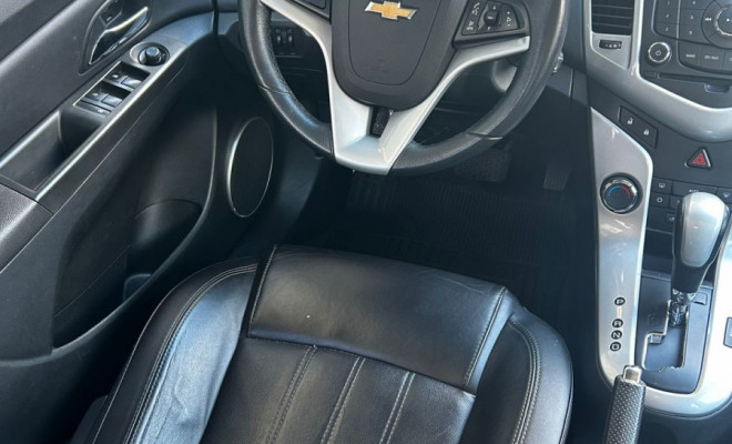 GM - Chevrolet CRUZE LT 1.8 16V FlexPower 4p Aut. 2013 Flex-4