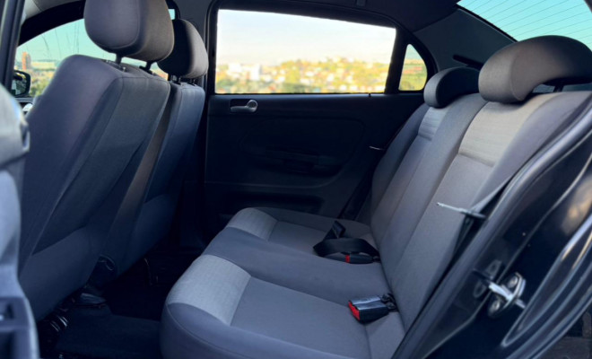 VW - VolksWagen VOYAGE 1.0/1.0 City Mi Total Flex 8V 4p 2010 Flex-4