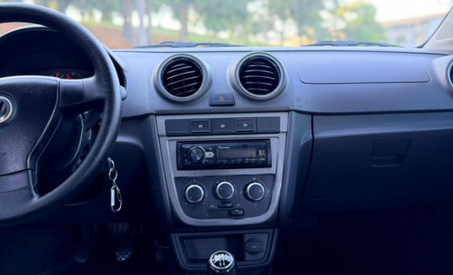 VW - VolksWagen VOYAGE 1.0/1.0 City Mi Total Flex 8V 4p 2010 Flex-8