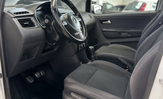 VW - VolksWagen CROSSFOX 1.6 Mi Total Flex 8V 5p 2013 Flex-8