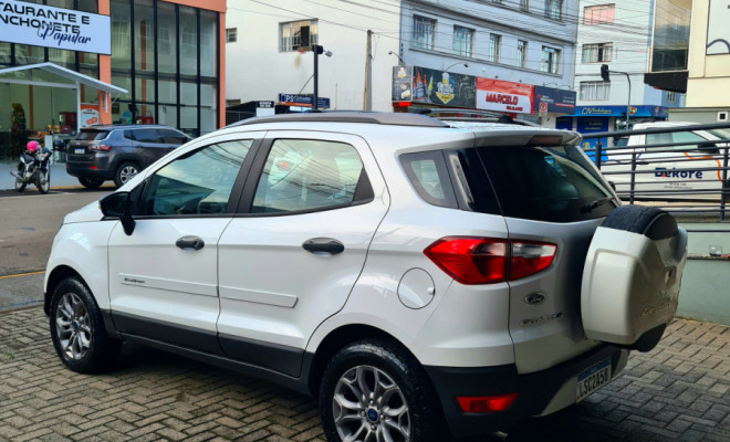 Ford EcoSport FREESTYLE 2.0 Automatico 2015-1