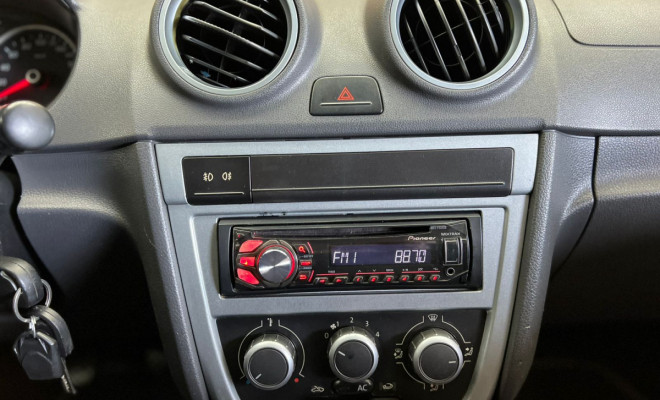 VW - VolksWagen Saveiro 1.6 Mi/ 1.6 Mi Total Flex 8V 2012 Flex-7