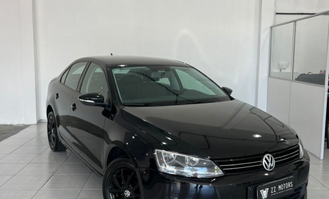 VW - JETTA Comfortline 2.0 8V 4p Tiptronic 2012 Flex-0