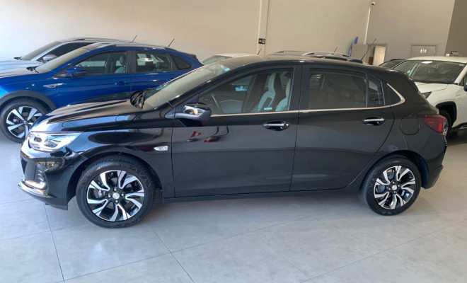 GM - Chevrolet ONIX HATCH PREM. 1.0 12V TB Flex 5p Aut. 2024 Flex-2