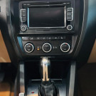 VW - VolksWagen JETTA Highline 2.0 TSI 16V 4p Tiptronic 2013 Flex-12