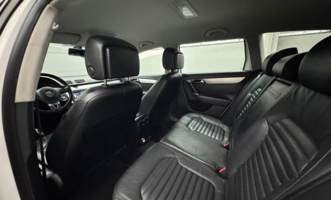 VW - VolksWagen Passat Variant Turbo 2.0 FSI Tiptron. 5p 2012 Flex-7