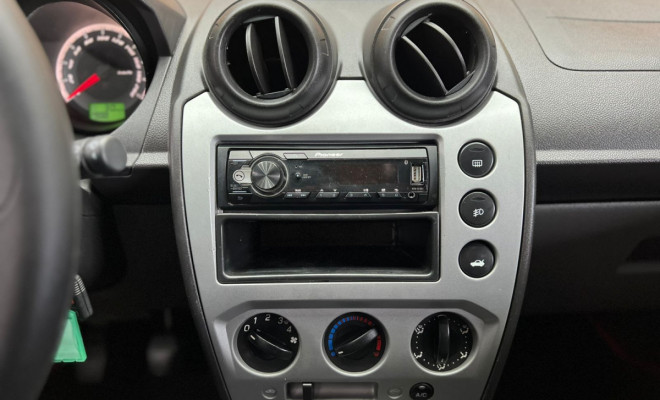 Ford Fiesta Sedan SE 1.6 16V Flex 4p 2014 Flex-8