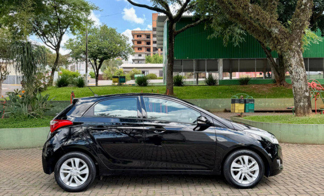 Hyundai HB20 Premium 1.6 Flex 16V Mec. 2013 Flex-9