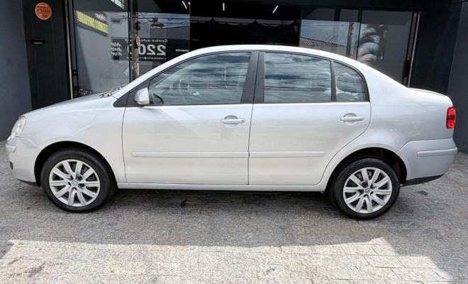 VW - VolksWagen Polo Sed.COMFORT. I MOTION 1.6 T.Flex 4p 2011 Flex-3