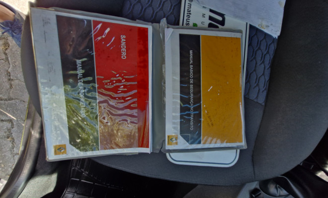 Renault SANDERO Expression Hi-Power 1.6 8V 5p 2015 Flex-8