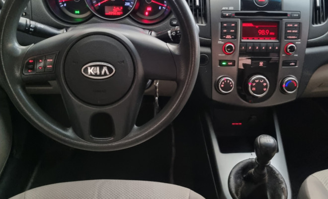 Kia Motors Cerato 1.6 16V Mec. 2011 Gasolina-7