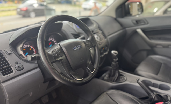 Ford Ranger XLS 2.5 16V 4x2 CS Flex 2016 Gás-4