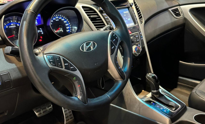 Hyundai i30 1.8 16V Aut. 5p 2015 Gasolina-3