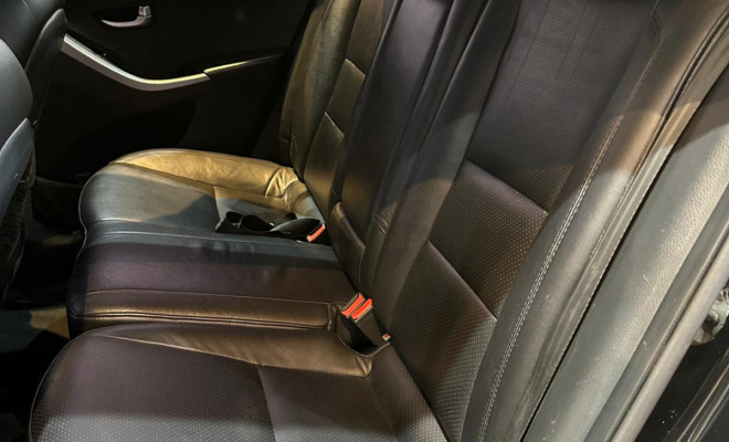 Hyundai i30 1.8 16V Aut. 5p 2015 Gasolina-12