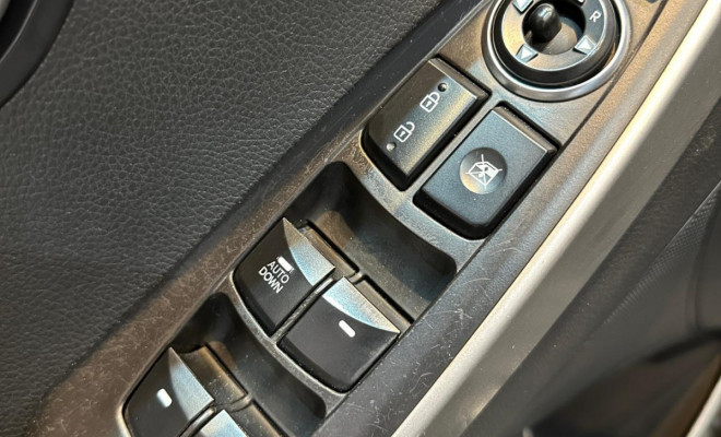 Hyundai i30 1.8 16V Aut. 5p 2015 Gasolina-10