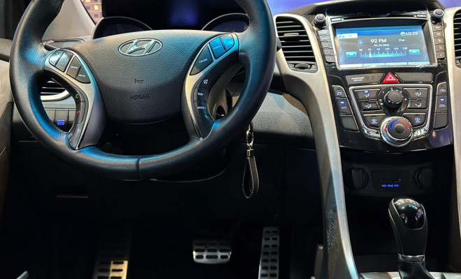 Hyundai i30 1.8 16V Aut. 5p 2015 Gasolina-5