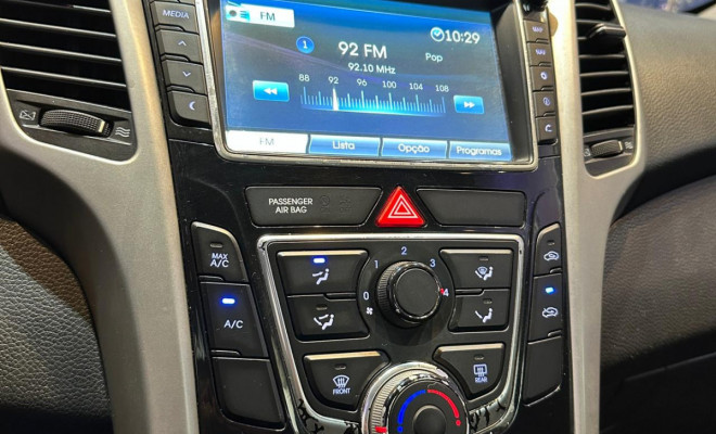 Hyundai i30 1.8 16V Aut. 5p 2015 Gasolina-8