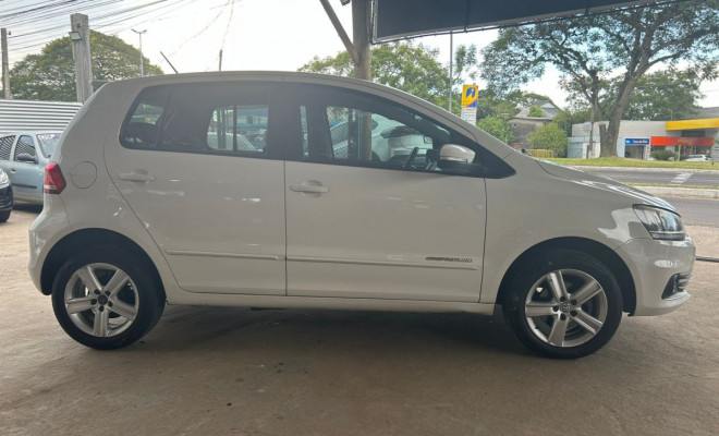 VW - VolksWagen Fox Comfortline 1.0 Flex 12V 5p 2016 Flex-1